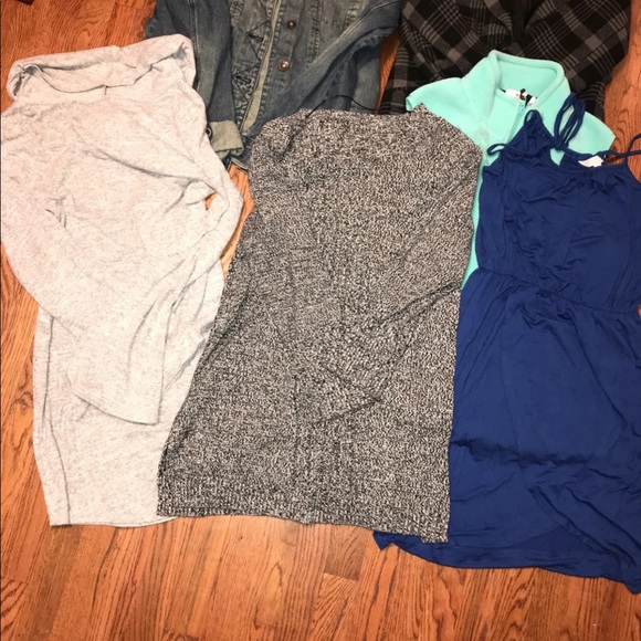 M/L Sweater/Jacket Bundle - Picture 3 of 3